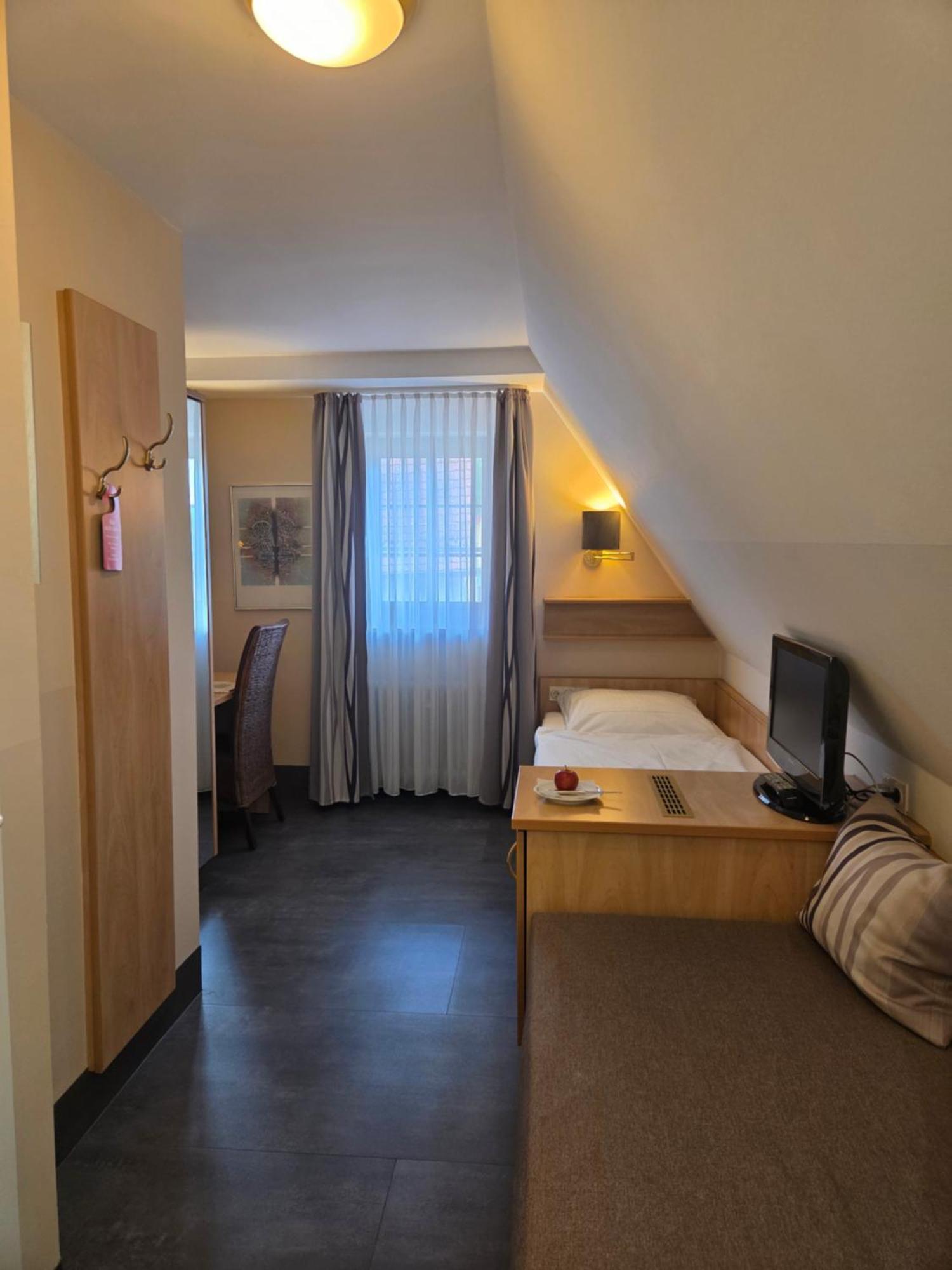 Hotel Garni "Am Ellinger Tor" Weissenburg in Bayern Bagian luar foto