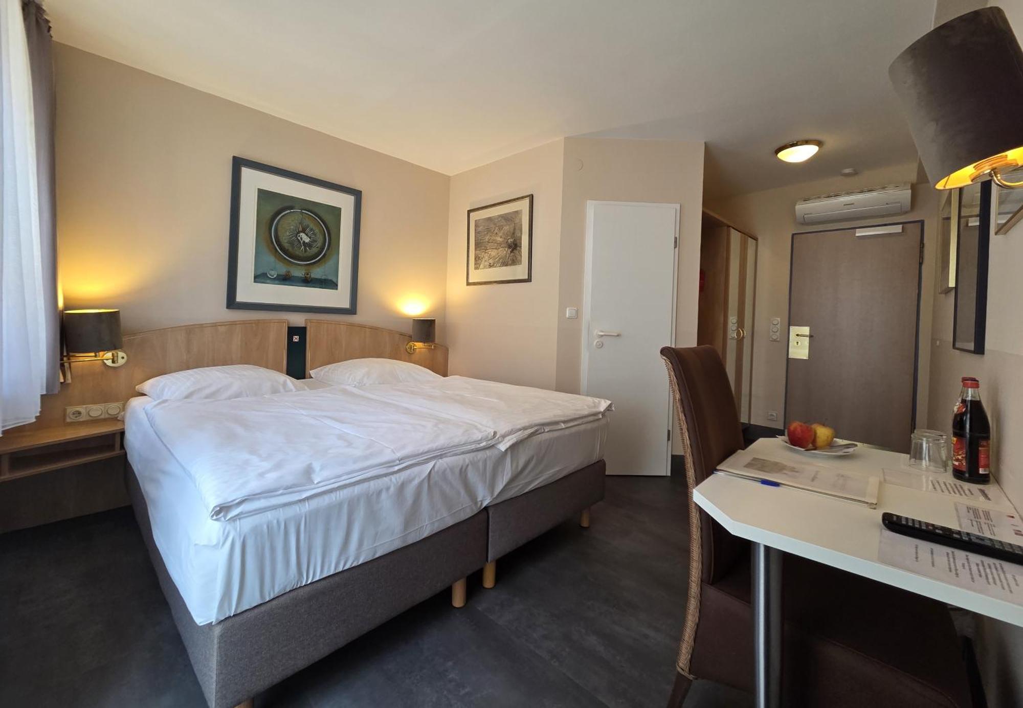 Hotel Garni "Am Ellinger Tor" Weissenburg in Bayern Bagian luar foto