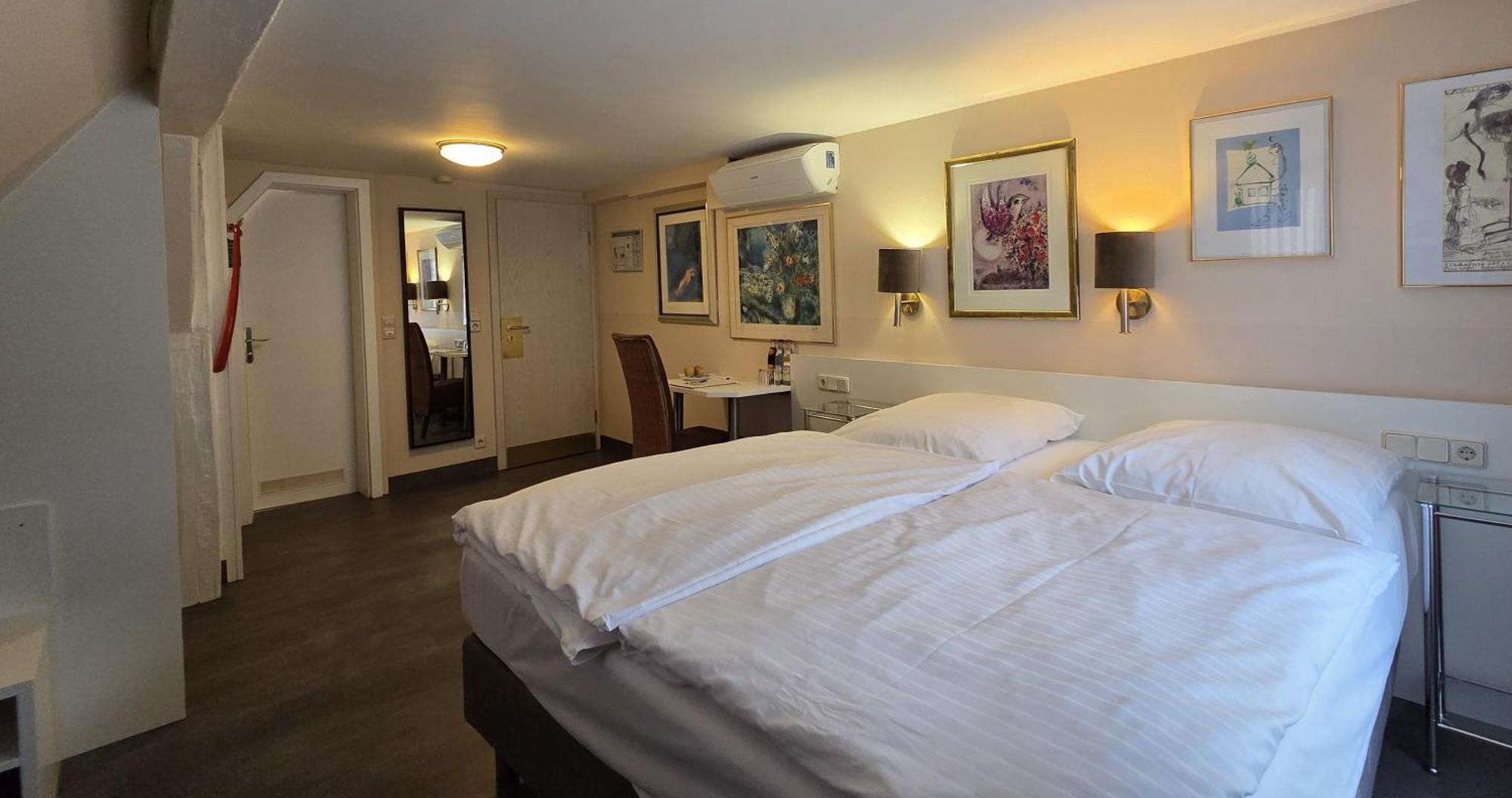 Hotel Garni "Am Ellinger Tor" Weissenburg in Bayern Bagian luar foto