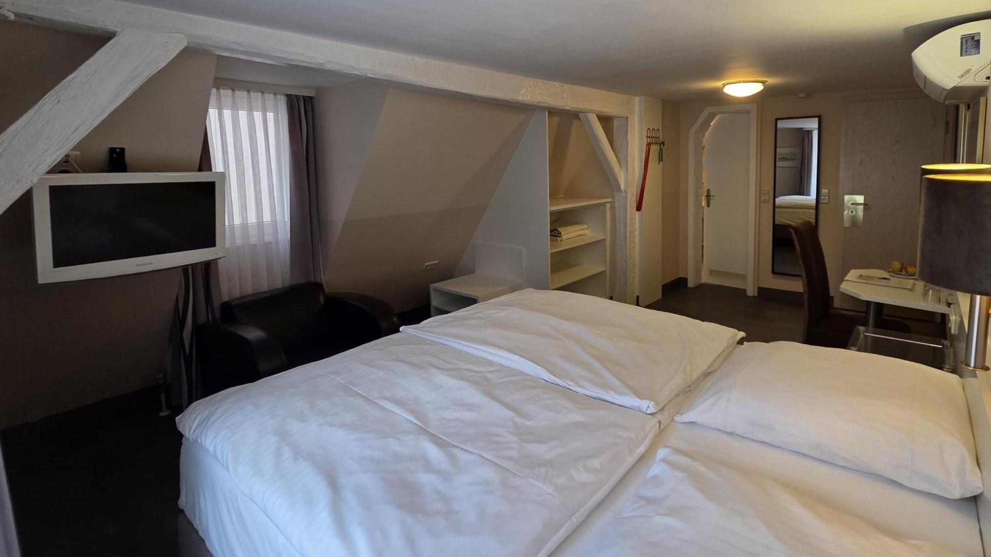 Hotel Garni "Am Ellinger Tor" Weissenburg in Bayern Bagian luar foto