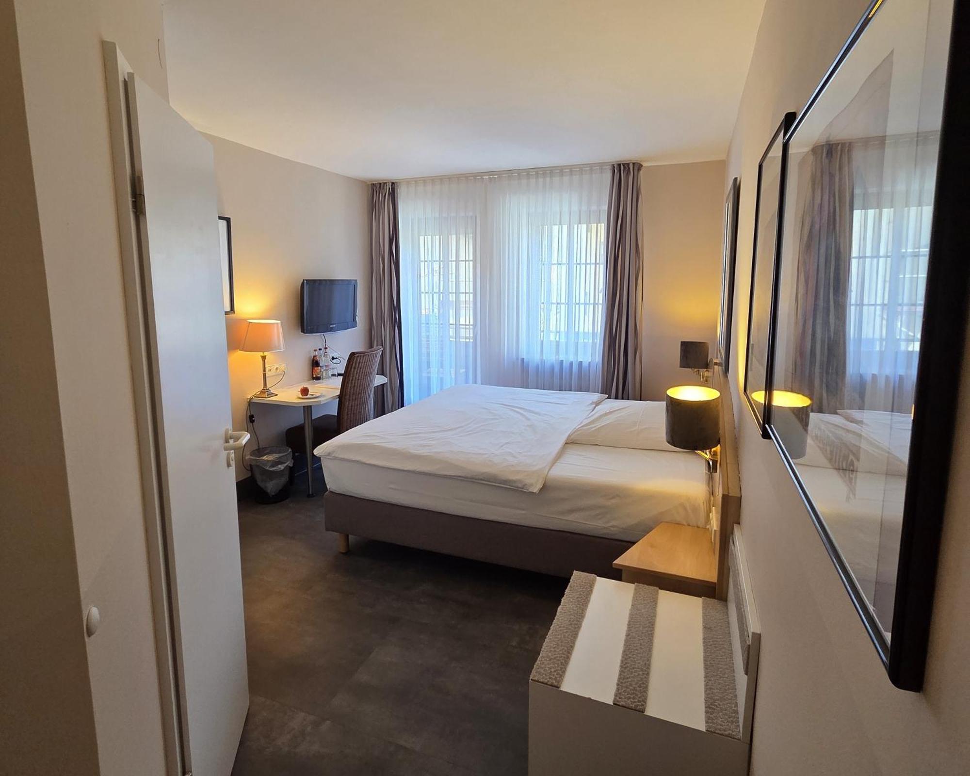 Hotel Garni "Am Ellinger Tor" Weissenburg in Bayern Bagian luar foto